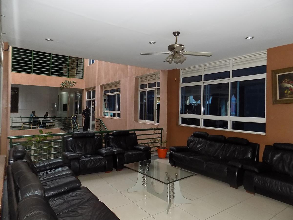Aponye Hotel Kampala Exterior photo