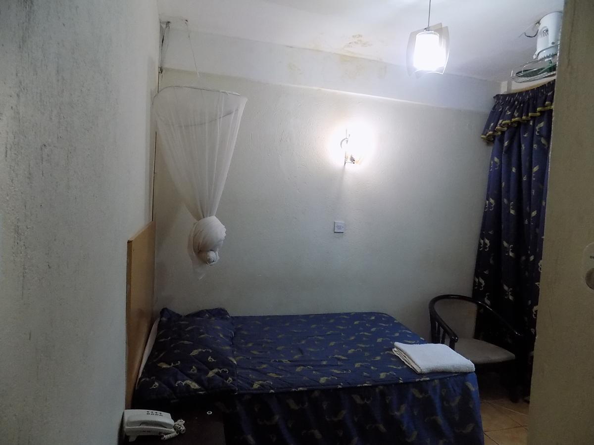 Aponye Hotel Kampala Exterior photo
